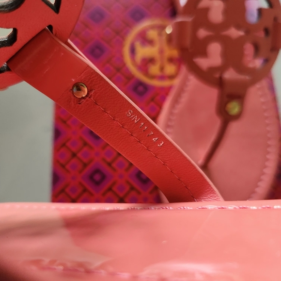 NIB Tory Burch Coral Crush Patent Miller Sandals - Picture 6 of 10